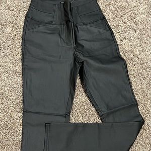 Fashion Nova black small pant
